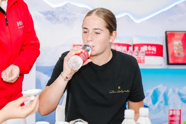 出了事业的 出了事业的