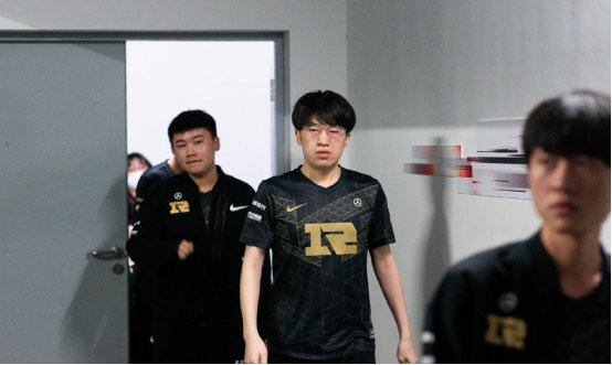 欣然评论 欣然评论