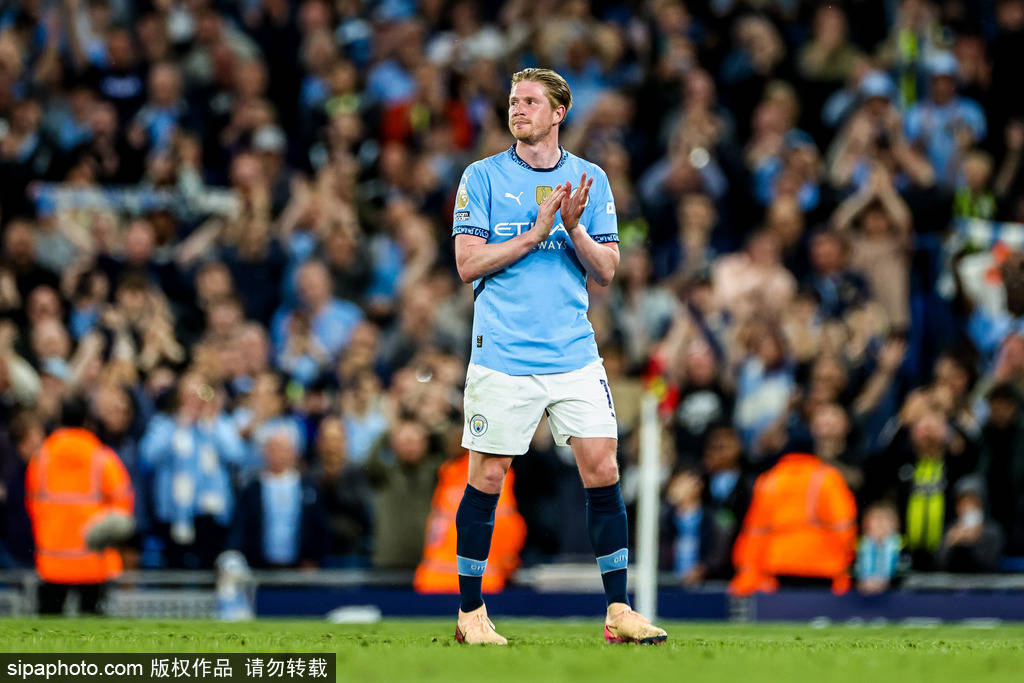 随即由B费 随即由B费