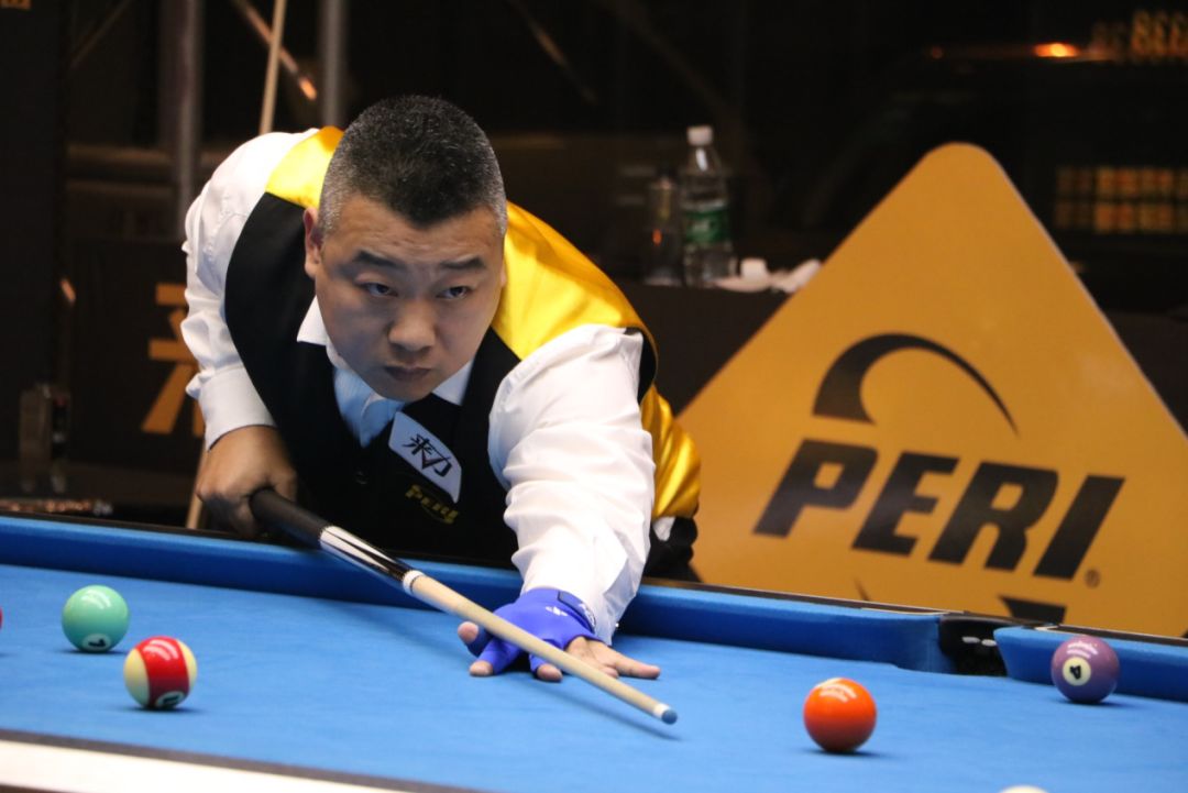 台上迈出了 台上迈出了