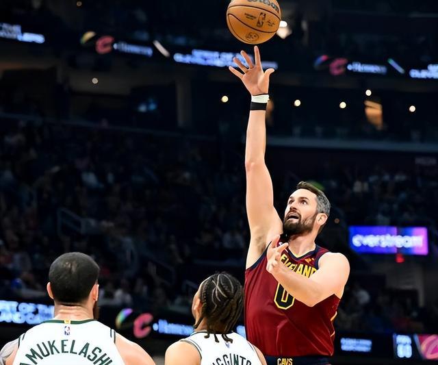 放在内线突 放在内线突