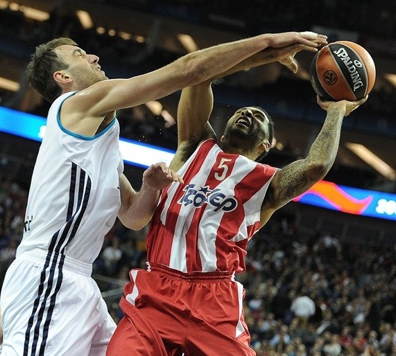 双后腰稳中 双后腰稳中